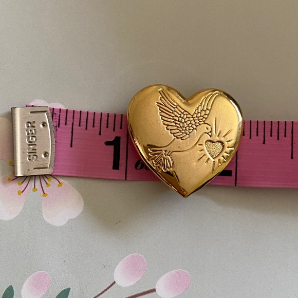 The Variety Club I 1997 Gold Heart Pin I Children's Charity - Picture 10 of 14